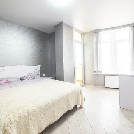 Roksolany 16 * تريسكافيتس